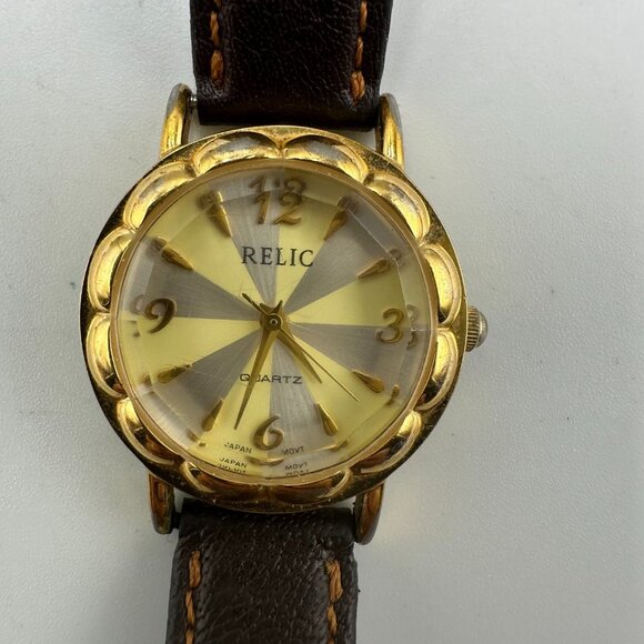 3/$30 Relic Watch Women Gold Tone Scalloped Case Brown Leather Band 7.5" - Picture 1 of 14